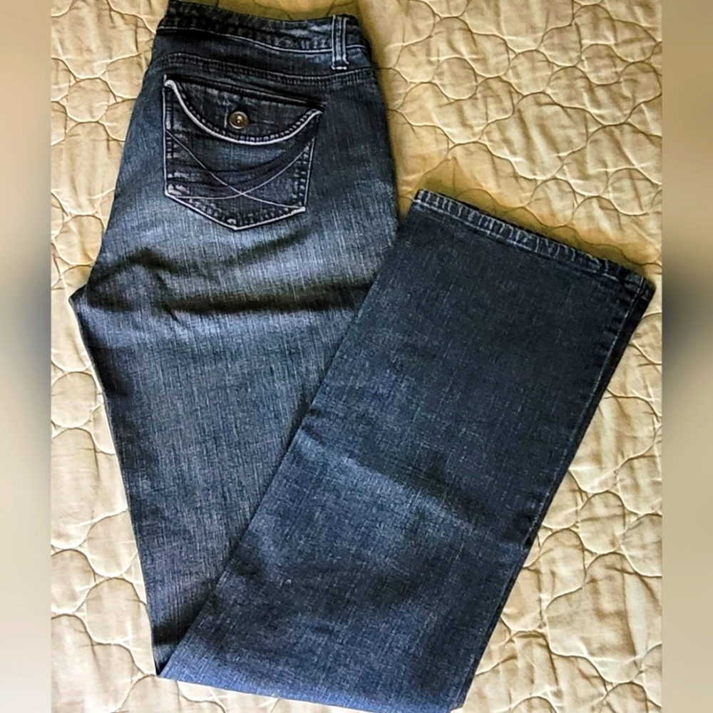 St. John's Bay jeans,  size 6. Boot cut,  good condition.
